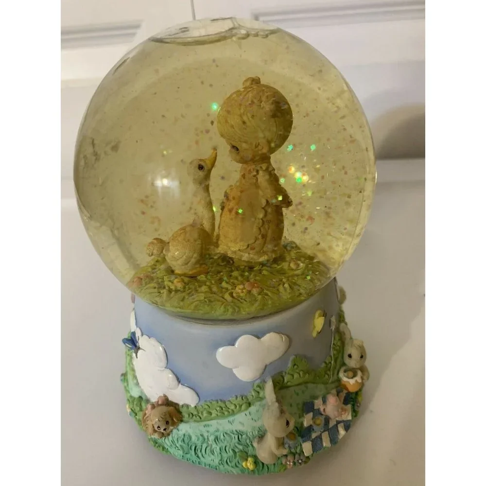 Enesco  Musical  Snowglobe  “In the Garden” ‎ 2003  precious  moments